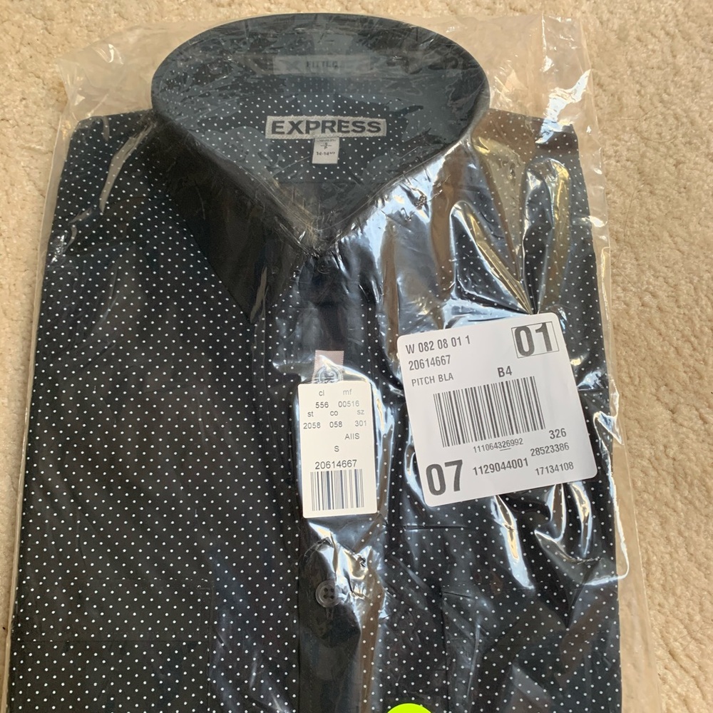 Express men’s fitted dress shirt